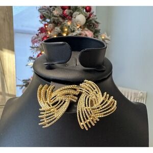 Vintage Sarah Coventry Gold Tone Swirl Clip On Earrings Mid Century Statement